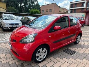 Toyota Aygo 1.0 12V VVT-i 5 porte - ok neopatentat