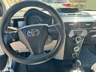 Toyota iq