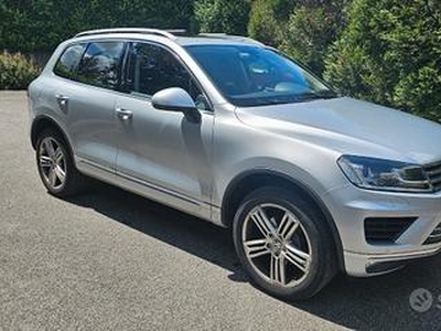 VOLKSWAGEN Touareg - 2017