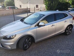 Volvo V40 D3 R-design Momentum