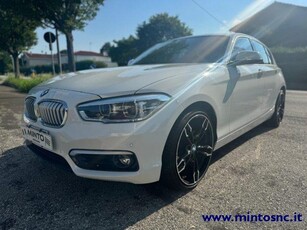 BMW 118 URBAN 5p cerchi 19´´ full-LED Diesel