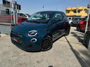 FIAT 500 La Prima Berlina 42 kWh 320 KM Elettrica