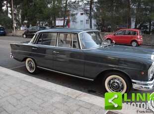 MERCEDES-BENZ 220 w 111 Benzina