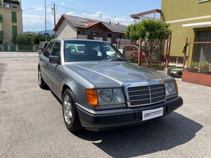 MERCEDES-BENZ E 200 E 200 Benzina