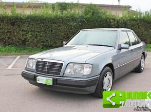 MERCEDES-BENZ E 200 elegance Benzina