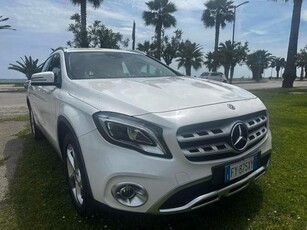 MERCEDES-BENZ GLA 200 d Automatic 4Matic Premium Diesel