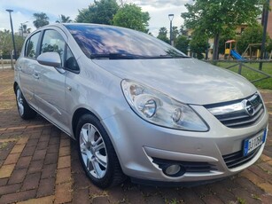 OPEL Corsa 1.4 16V 5 porte Cosmo Benzina