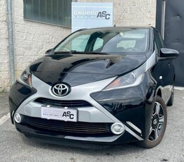 TOYOTA Aygo 1.0 BENZ 69 CV 5 porte ADATTA A NEOPATETNATI Benzina