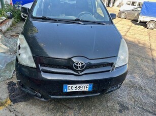 TOYOTA Corolla Verso 2.2 16V D-4D Diesel