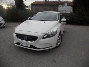 VOLVO V40 D2 1.6 Momentum Diesel