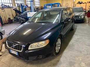 VOLVO V70 2.4 D Momentum Diesel