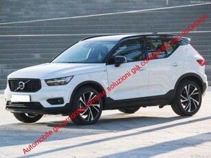 VOLVO XC40 B4 AWD Geartronic Momentum Pro Elettrica/Benzina