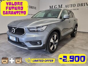 VOLVO XC40 T4 AWD Geartronic Momentum Benzina