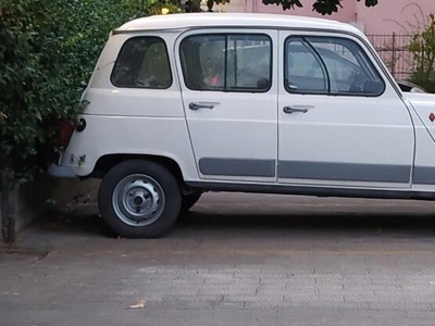 Usato 1988 Renault R4 Benzin (4.900 €)