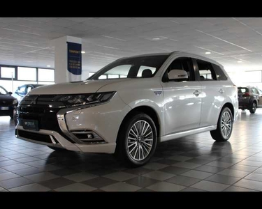 Mitsubishi Outlander 3ª serie 2.4 MIVEC 4WD PHEV Diamond SDA da Baroncini Nello s.r.l.