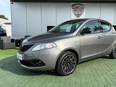 Lancia Ypsilon 1.0 FireFly