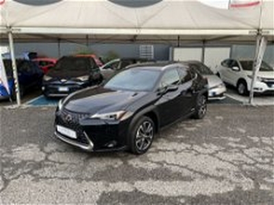 Lexus UX Hybrid Premium del 2019 usata a Como