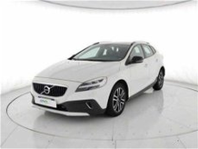 Volvo V40 Cross Country D2 Geartronic Business Plus del 2018 usata a Torino