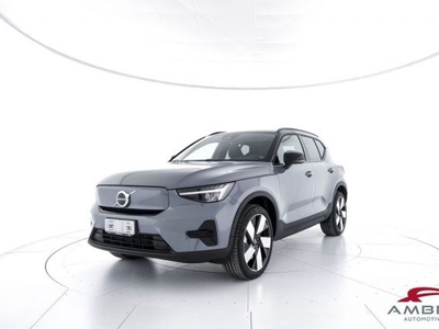 2022 VOLVO XC40