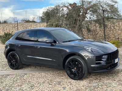 PORSCHE Macan - 2021