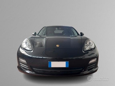 PORSCHE Panamera - 2011