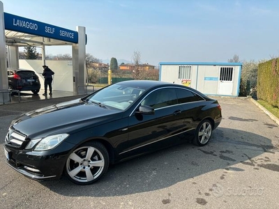 Vendo Mercedes E class coupe 220 cdi