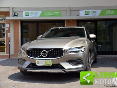 VOLVO V60 Cross Country B4 AWD Geartronic Business Pro FULL FULL Elettrica/Diesel