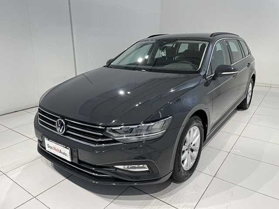 Volkswagen Passat Variant 8ª serie 2.0 TDI DSG Business da SWA PLUS S.R.L.