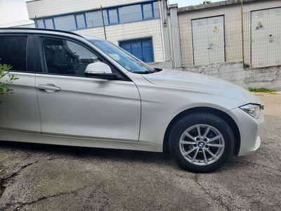 BMW 318D Touring Automatic Business 2015