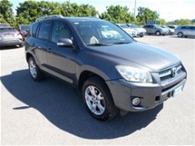 Toyota RAV4 2.2 D-4D 150 CV DPF Luxury del 2009 usata a Piacenza