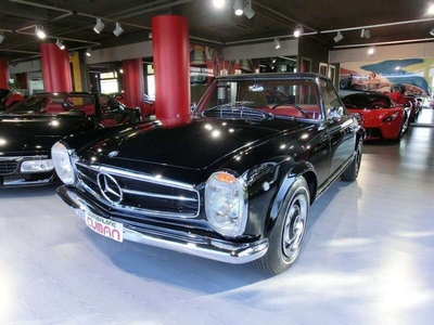 Usato 1965 Mercedes 230 2.3 Benzin 150 CV (140.000 €)