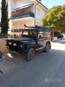 Usato 1991 Land Rover Defender 2.5 Diesel 86 CV (18.000 €)