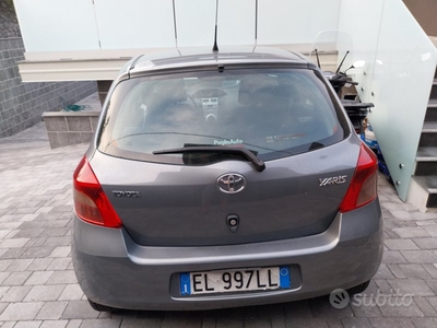 Usato 2007 Toyota Yaris 1.4 Diesel 75 CV (5.200 €)