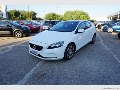 Volvo V40 D2