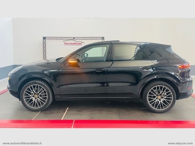 Usato 2018 Porsche Cayenne 3.0 Benzin 340 CV (56.900 €)