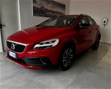 Volvo V40 Cross Country D2 Geartronic Business Plus del 2019 usata a Parma