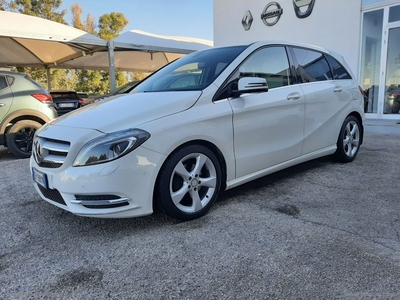 MERCEDES-BENZ B 200 d Automatic Premium