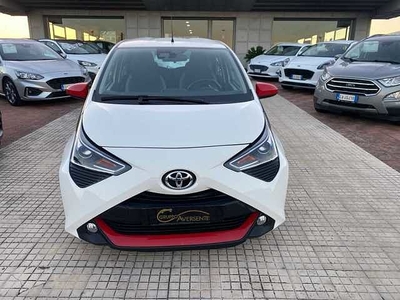 Toyota Aygo Connect 1.0 VVT-i 72 CV 5 porte da Giorgio Aversente .