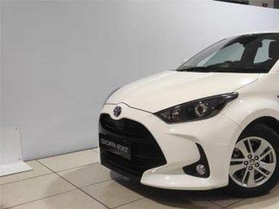 Toyota Yaris 4ª serie 1.5 Hybrid 5 porte Business Bari