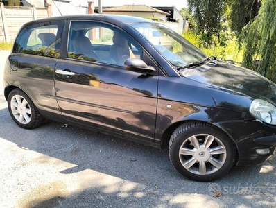 Usato 2004 Lancia Ypsilon Benzin (2.900 €)