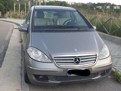 Usato 2007 Mercedes A180 2.0 Diesel 109 CV (2.000 €)