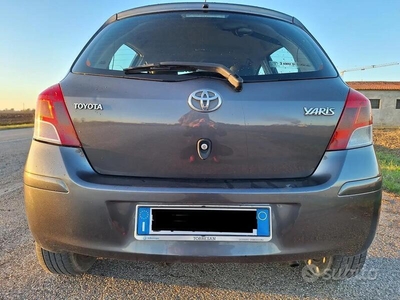 Usato 2010 Toyota Yaris 1.0 Benzin 69 CV (3.200 €)