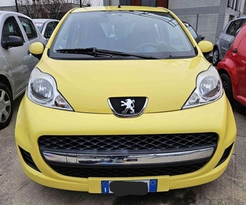 Usato 2012 Peugeot 107 1.0 Benzin 68 CV (6.450 €)
