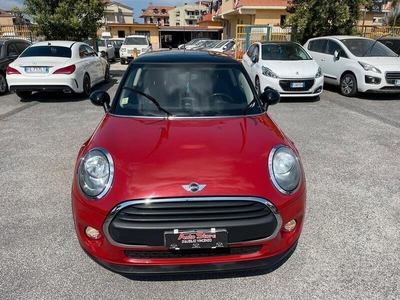 Usato 2016 Mini Cooper 1.2 Benzin 102 CV (12.500 €)