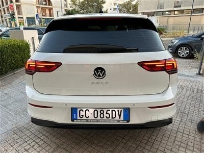 Usato 2021 VW Golf VIII 1.0 Benzin 110 CV (21.900 €)