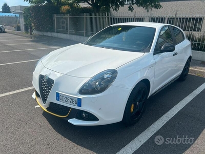 Usato 2023 Alfa Romeo Giulietta 1.4 Benzin 120 CV (22.000 €)