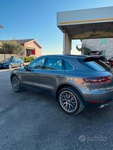 PORSCHE Macan - 2014