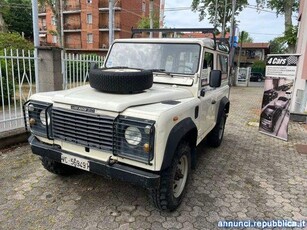 Land Rover Defender 90 90 turbodiesel Hard-top AUTOCARRO Gancio traino Caronno Pertusella