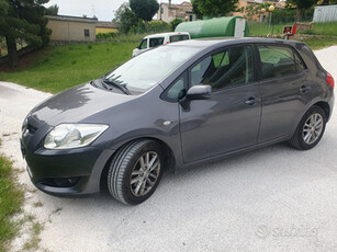 Toyota auris 2.0 disel