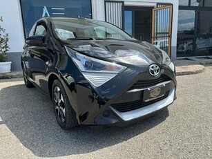 Toyota Aygo Connect 1.0 VVT-i 72 CV 5 porte x-play